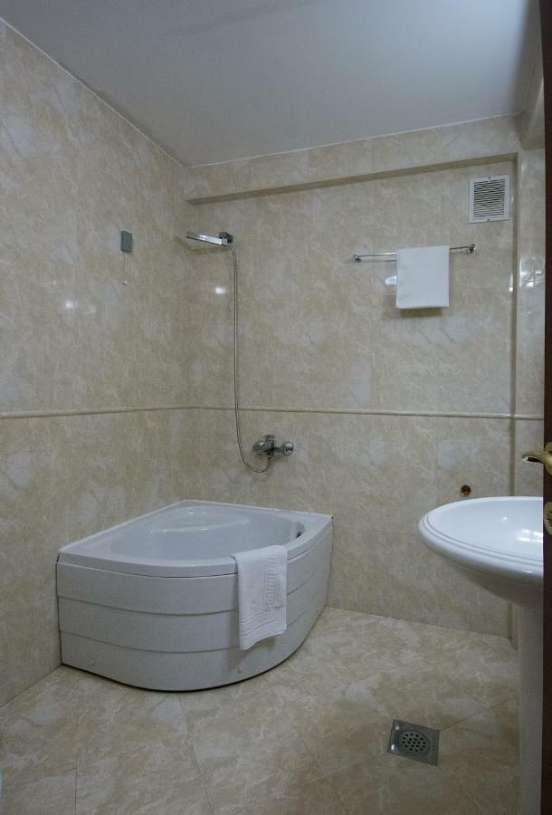 Hotel Nar גבגלייה מראה חיצוני תמונה