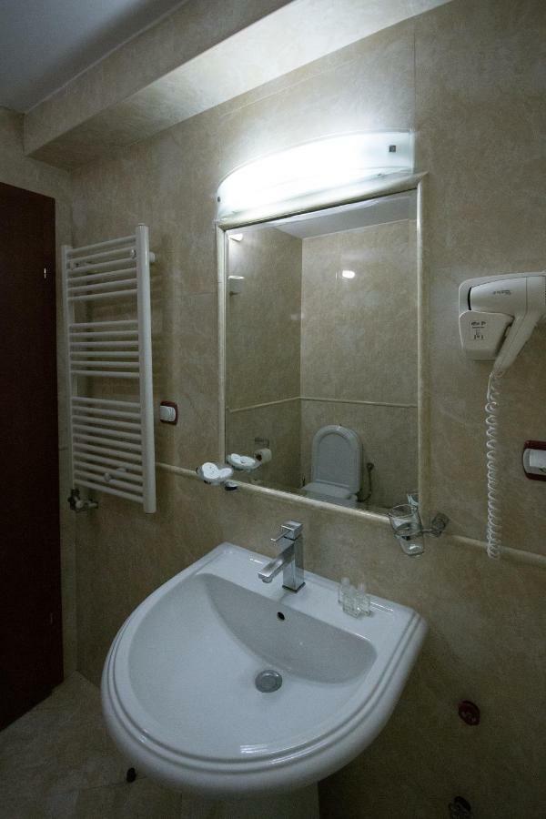 Hotel Nar גבגלייה מראה חיצוני תמונה